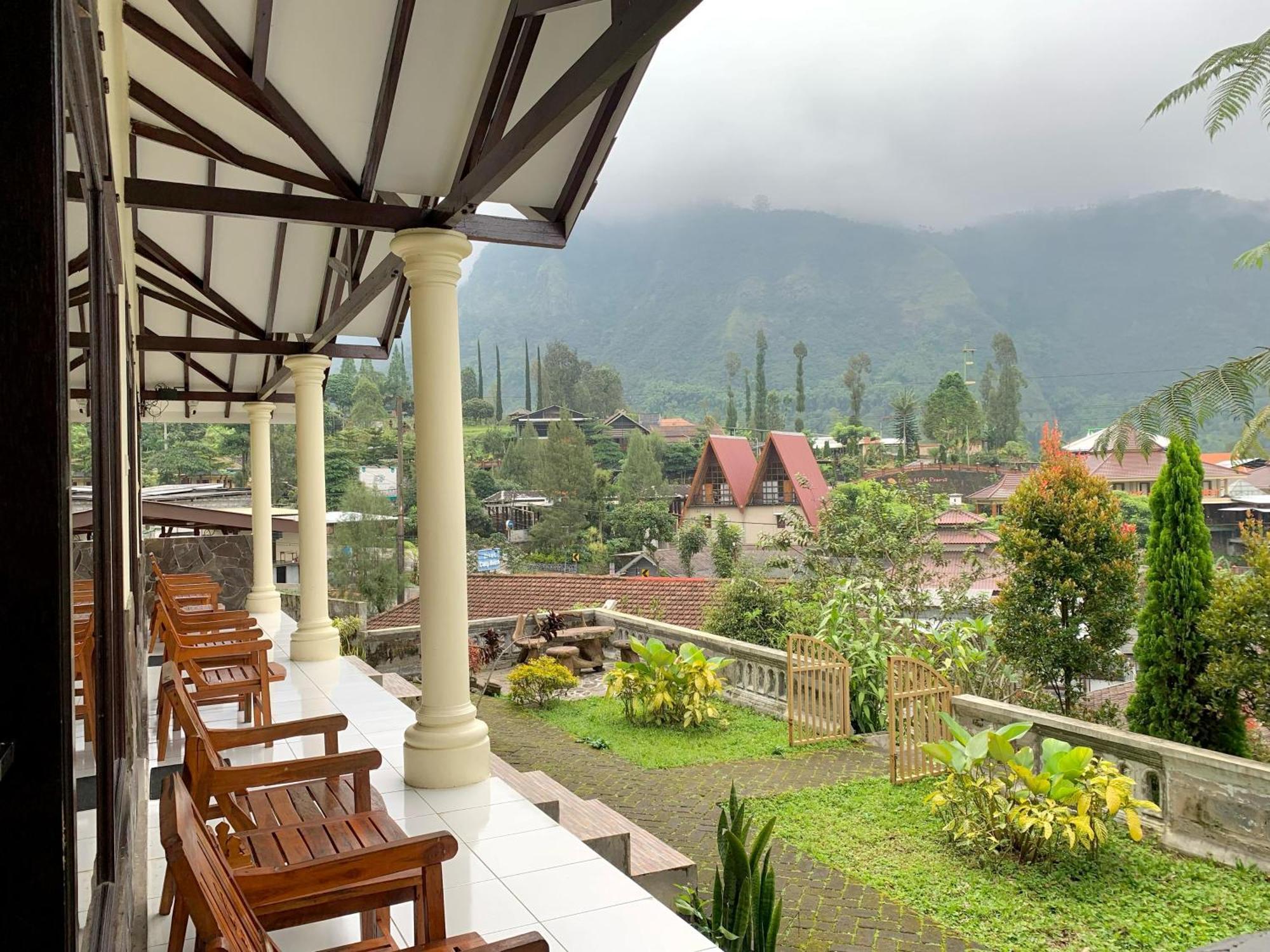 Gubuk Ndeso Bromo Apartment Exterior photo